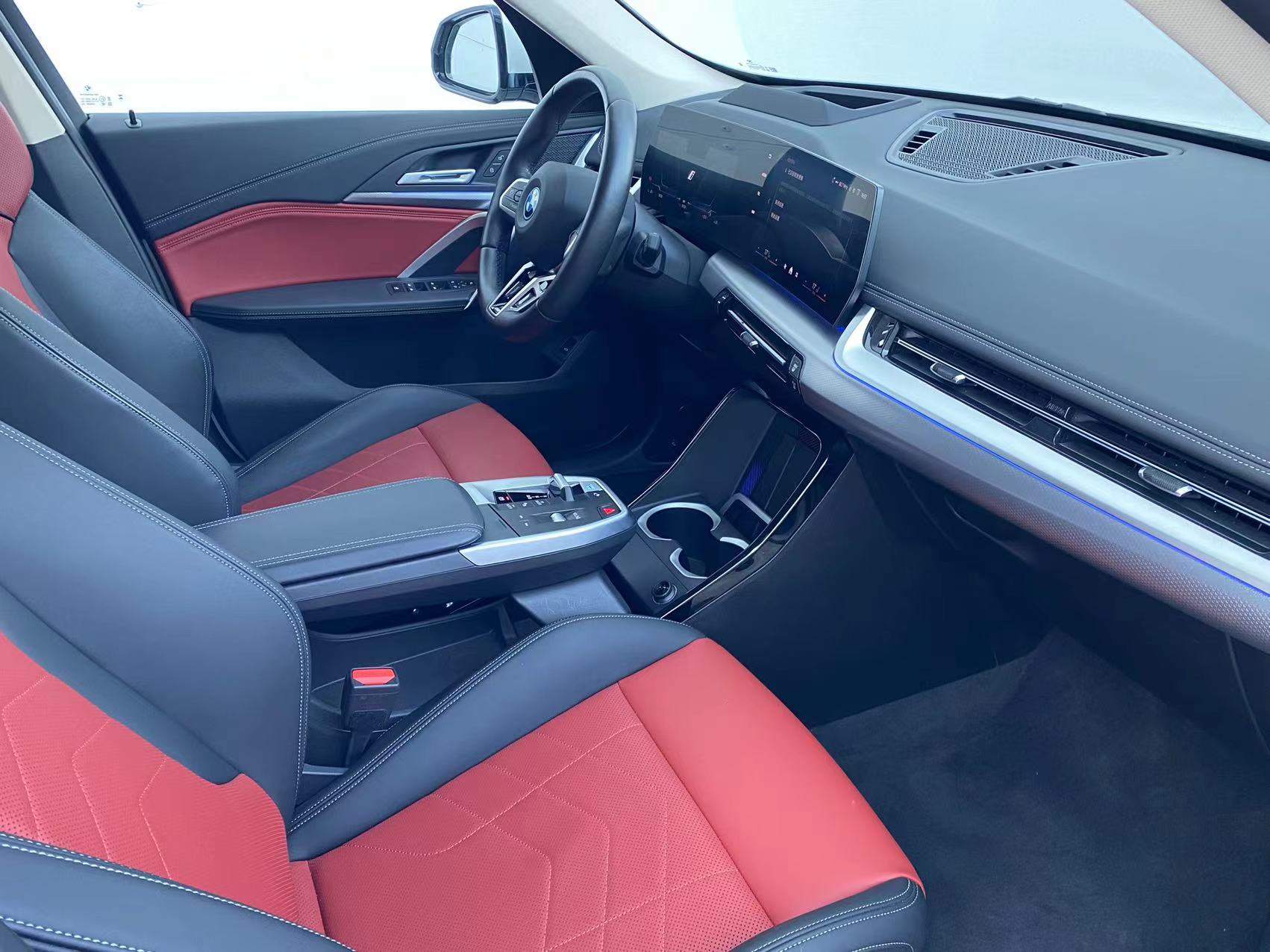 BMW iX1