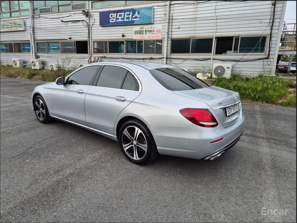 Mercedes E220