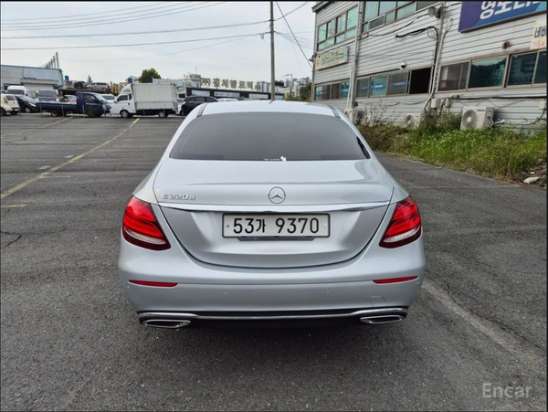 Mercedes E220