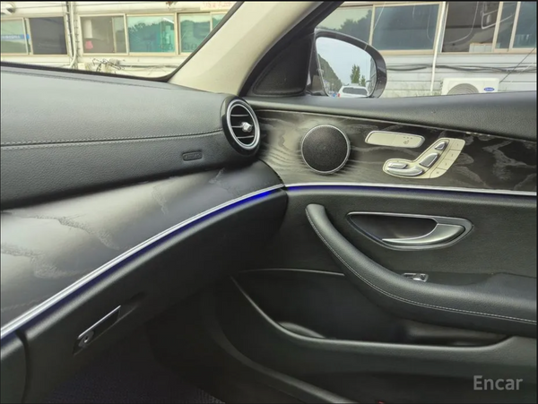 Mercedes E220