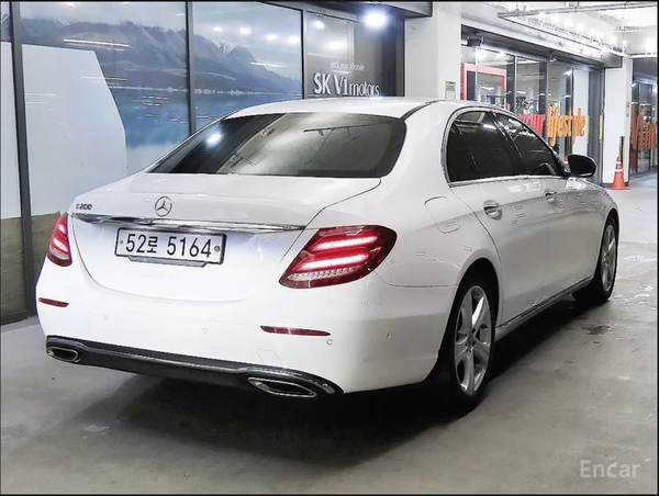 Mercedes E200