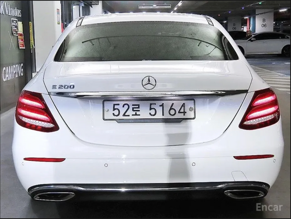 Mercedes E200