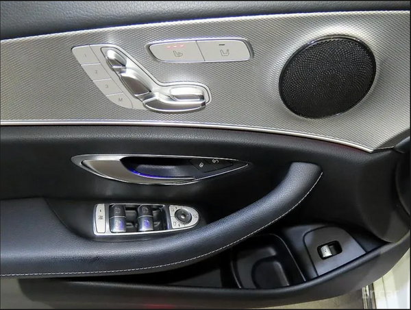 Mercedes E200