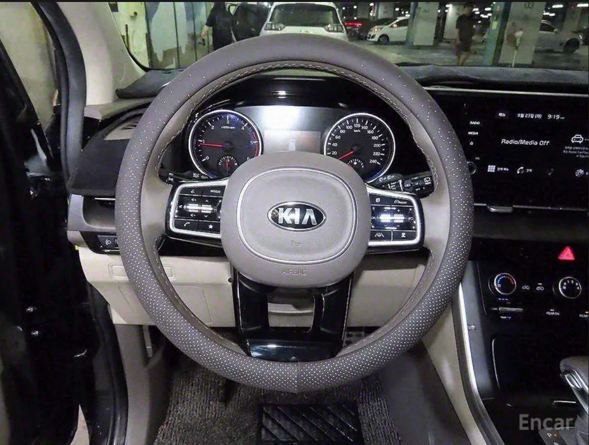 Kia Carnival