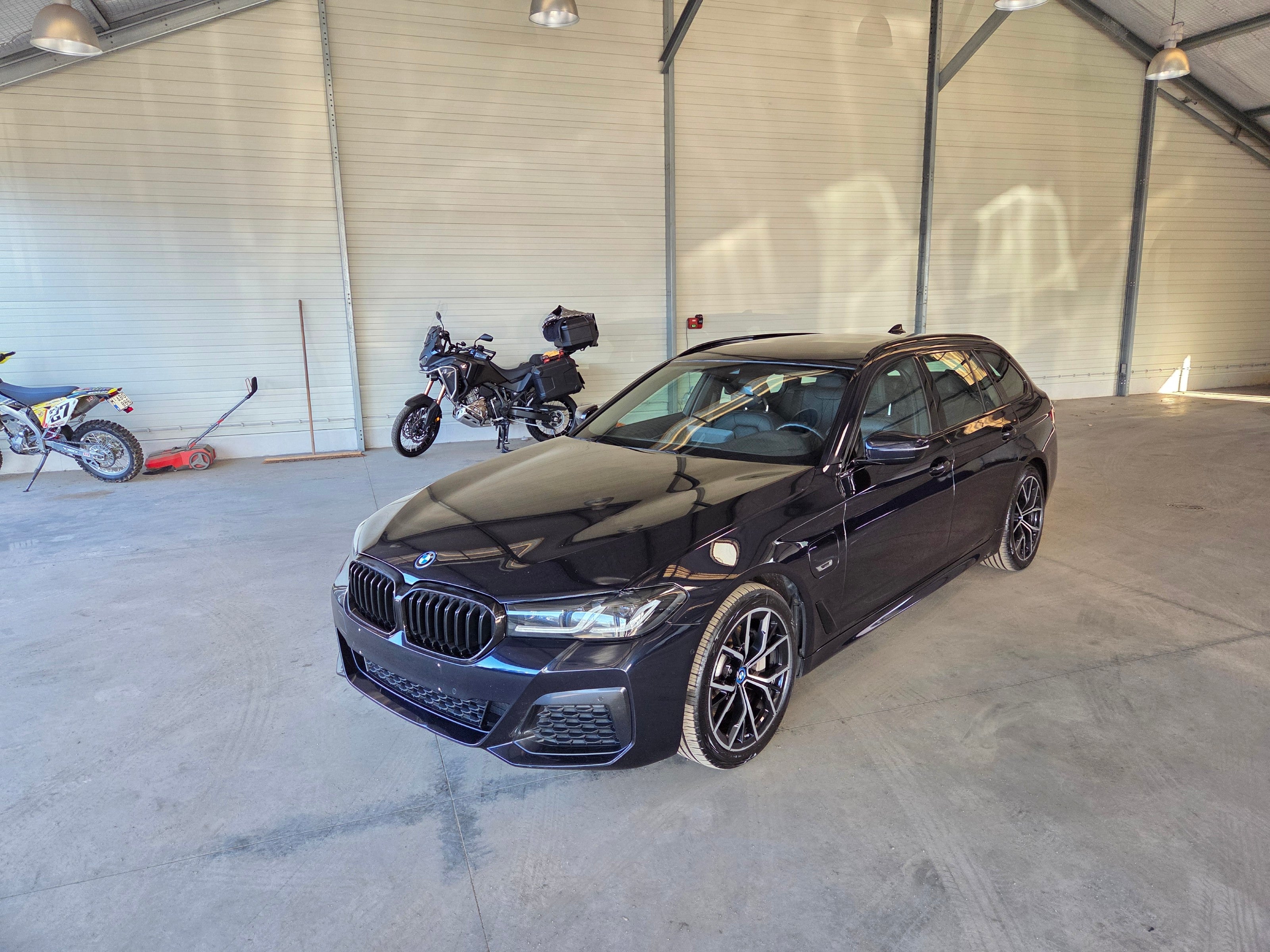 BMW 530E