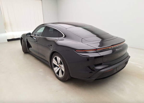 Porsche Taycan 4S