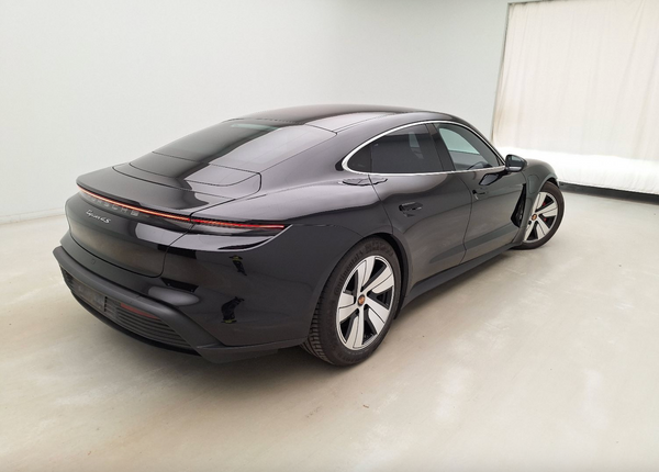 Porsche Taycan 4S