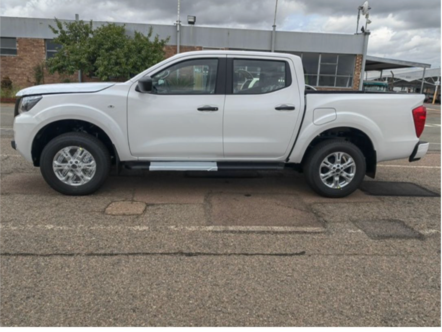 2025 Nissan Navara Double Cab SE Plus Widebody 4×4 2.5L Diesel