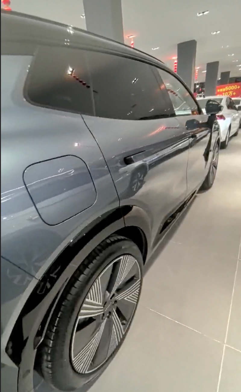 Lynk & Co 08