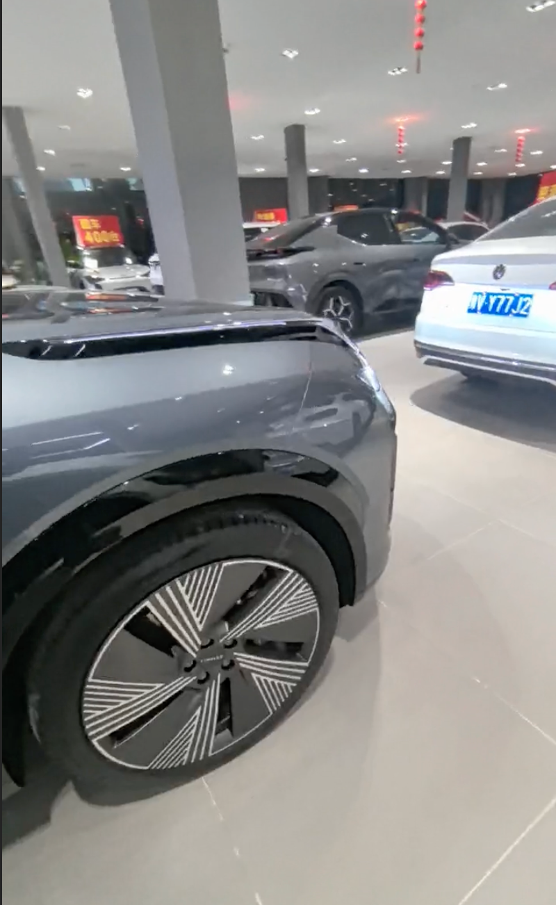 Lynk & Co 08