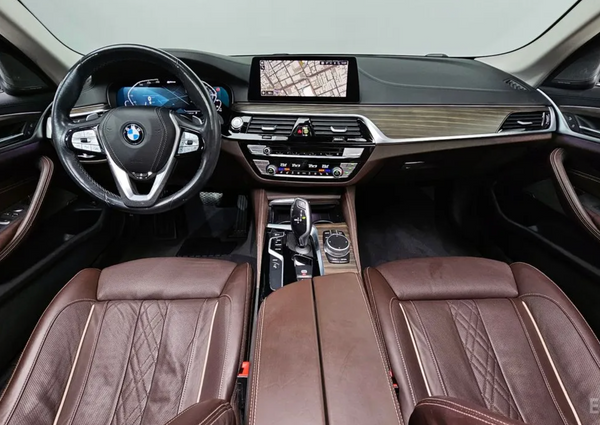 BMW 530e