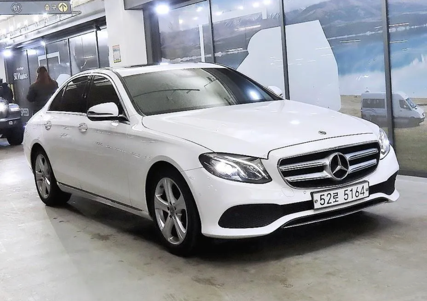 Mercedes E200