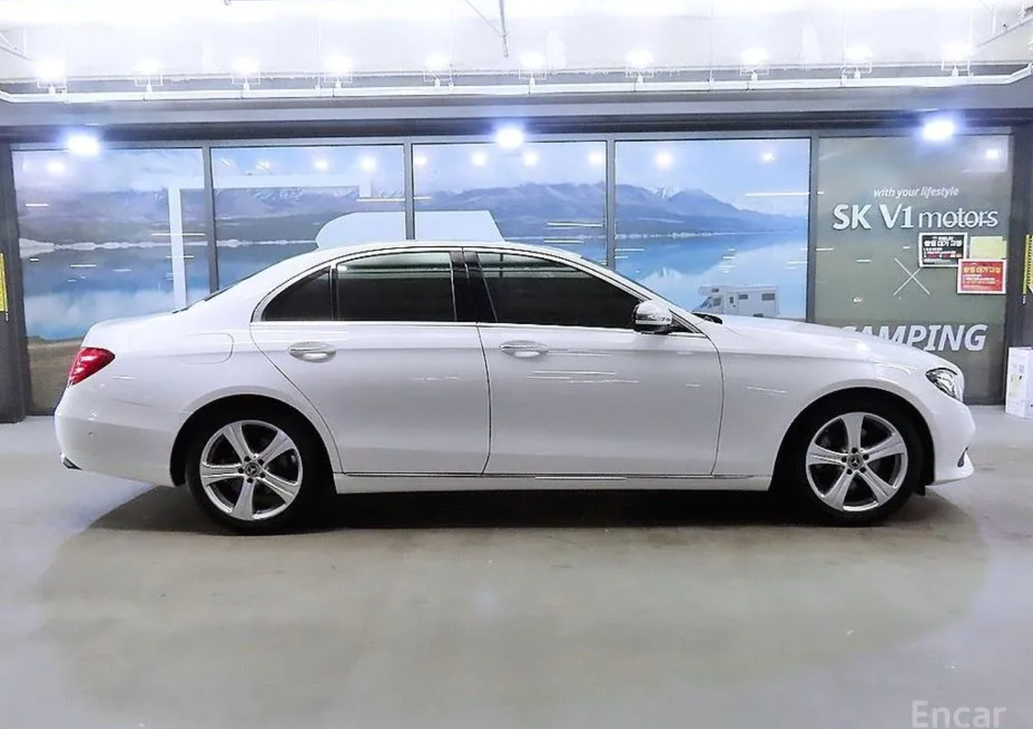 Mercedes E200