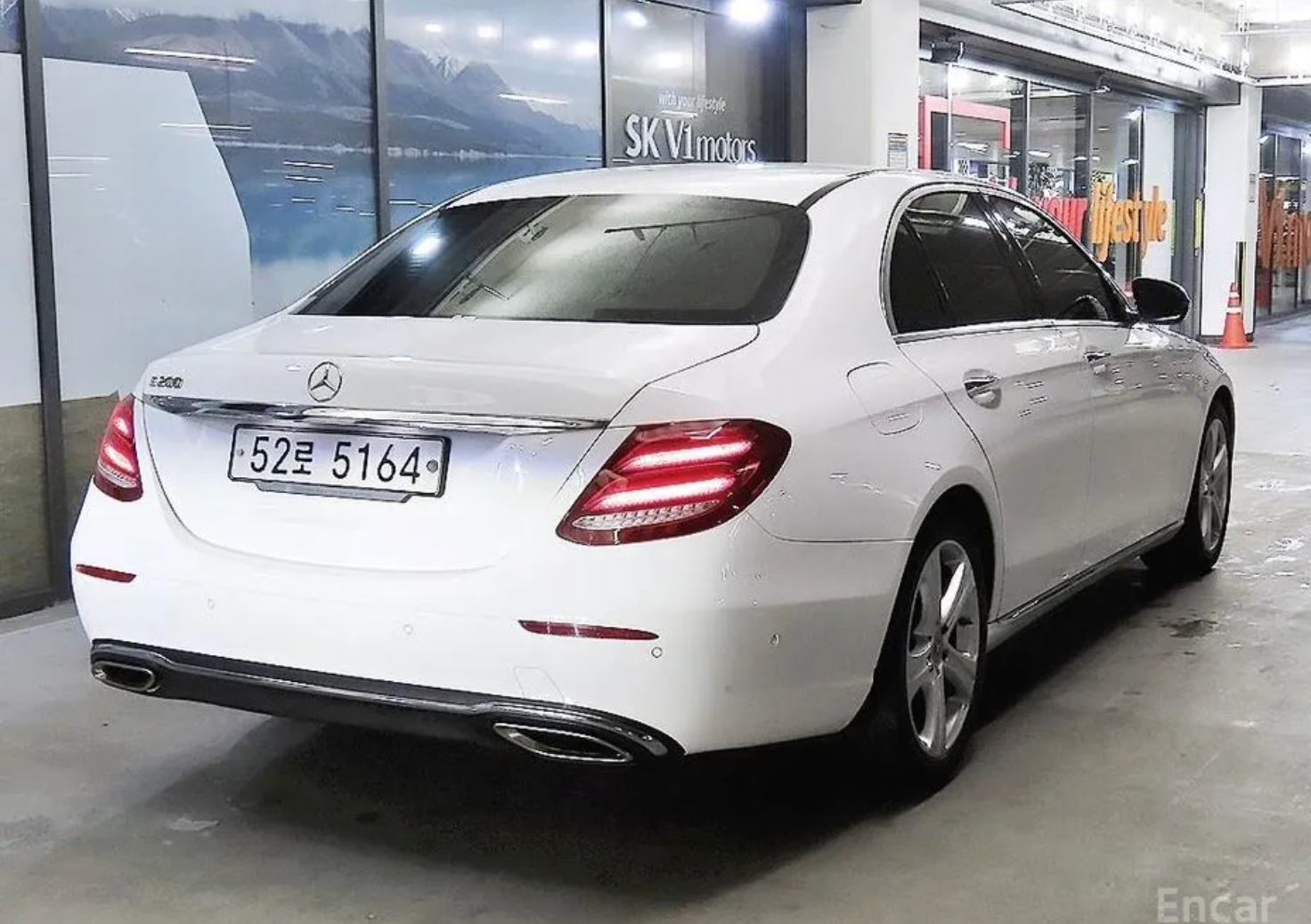 Mercedes E200