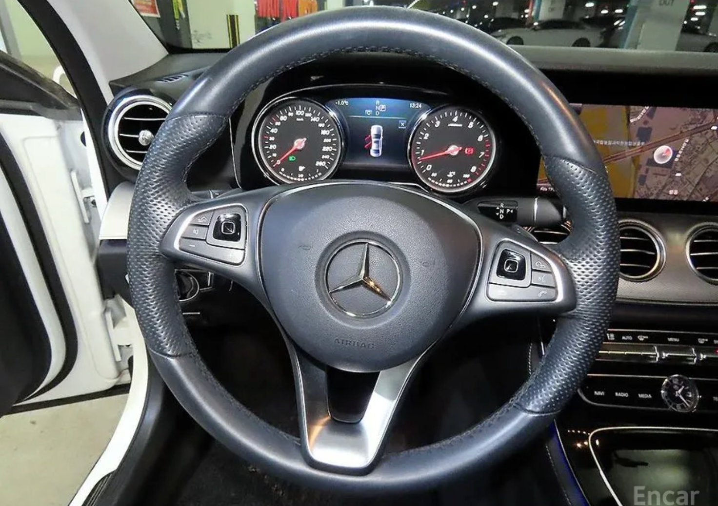 Mercedes E200