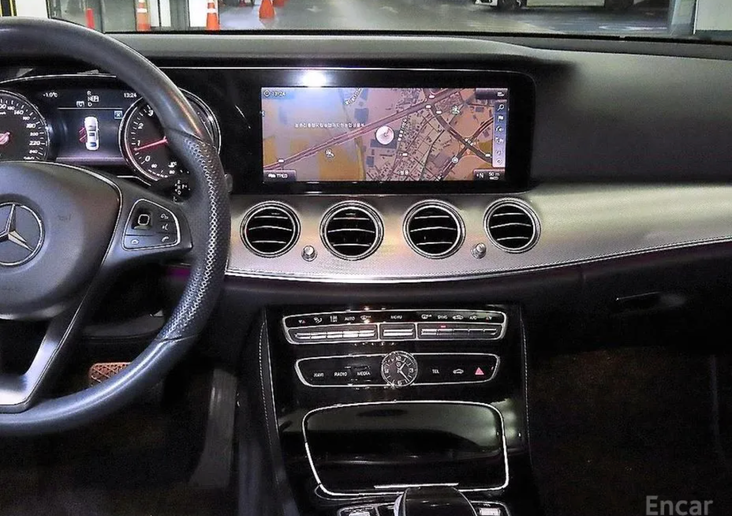 Mercedes E200
