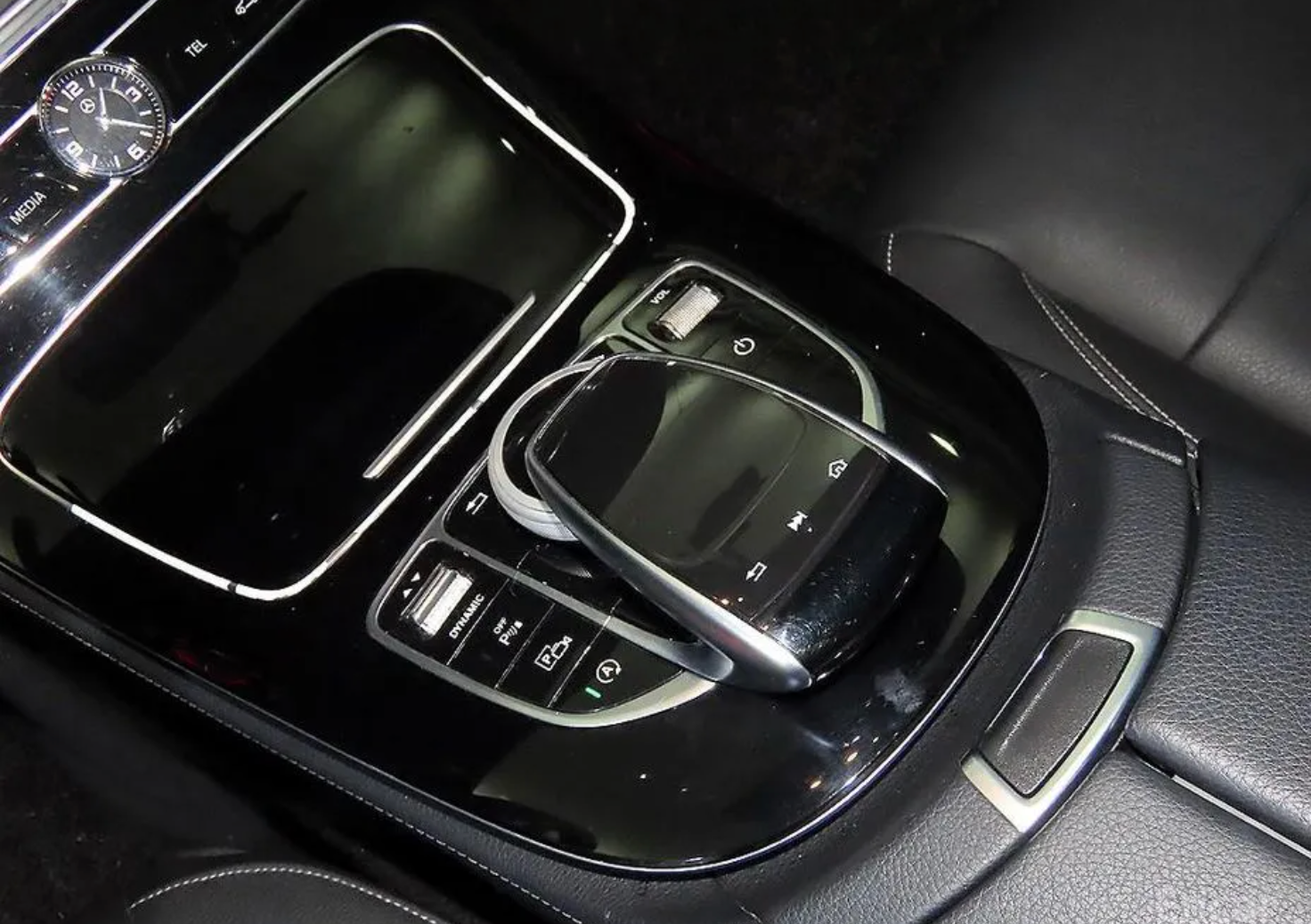 Mercedes E200