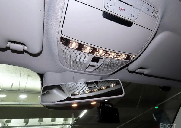Mercedes E200