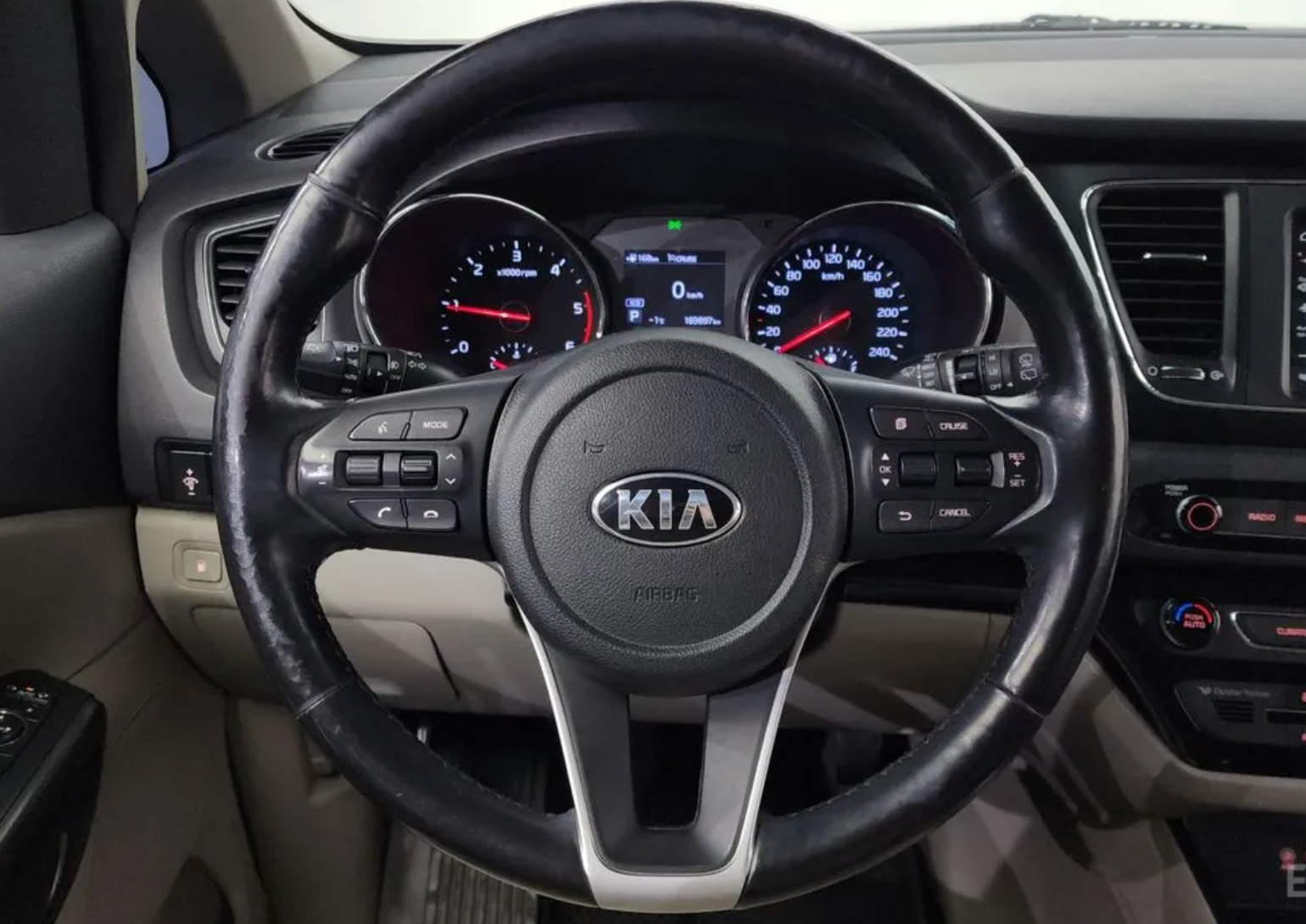 Kia Carnival
