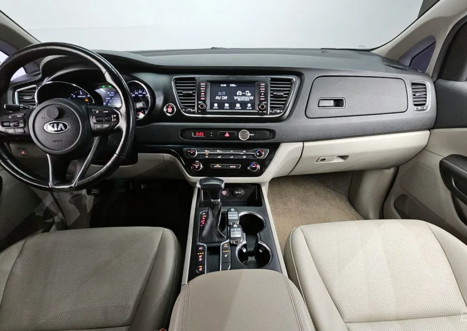 Kia Carnival