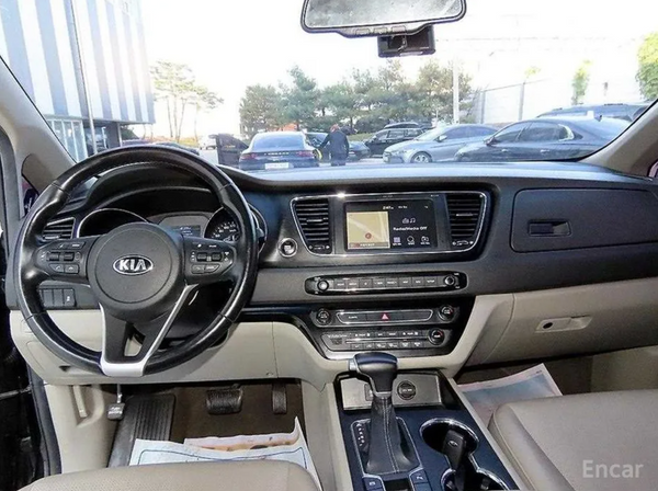Kia Carnival