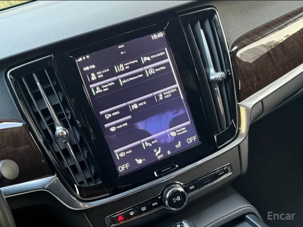 Volvo S90