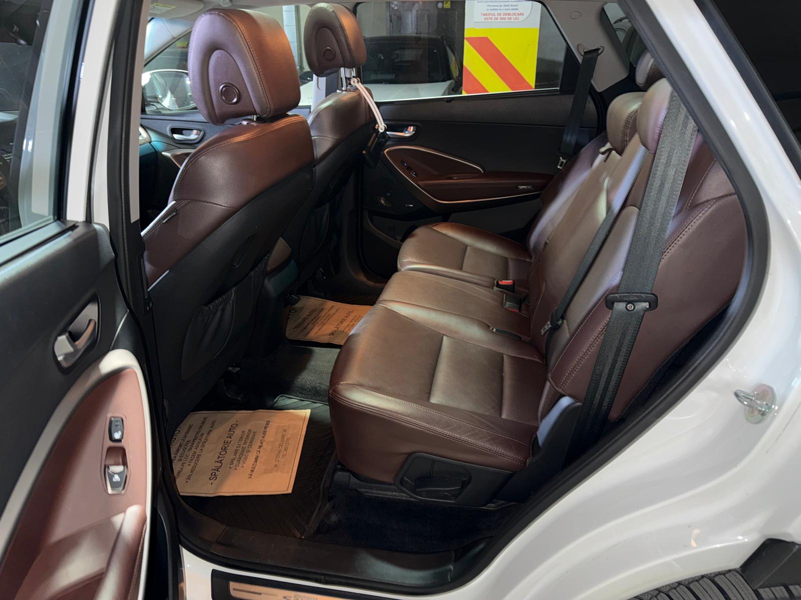 Hyundai Grand Santa Fe