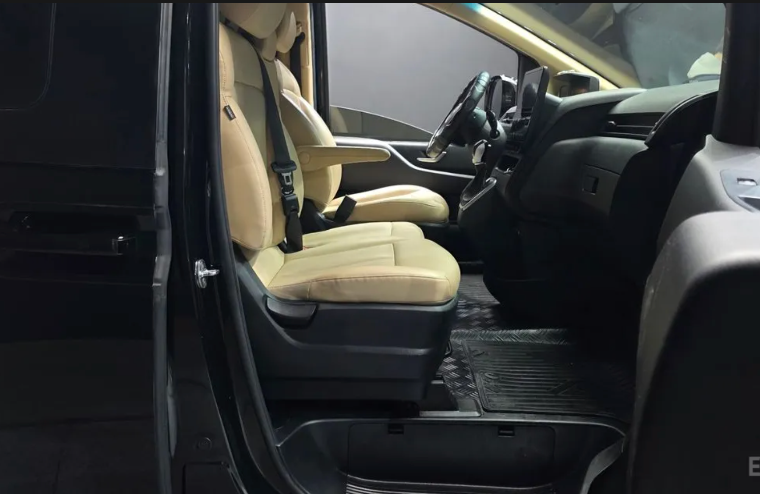 Hyundai Staria Tourer 9-locuri 2021