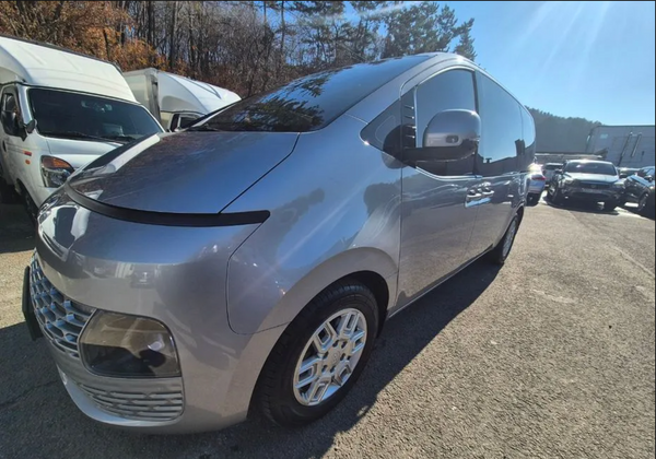Hyundai Staria Tourer 9-locuri 2022