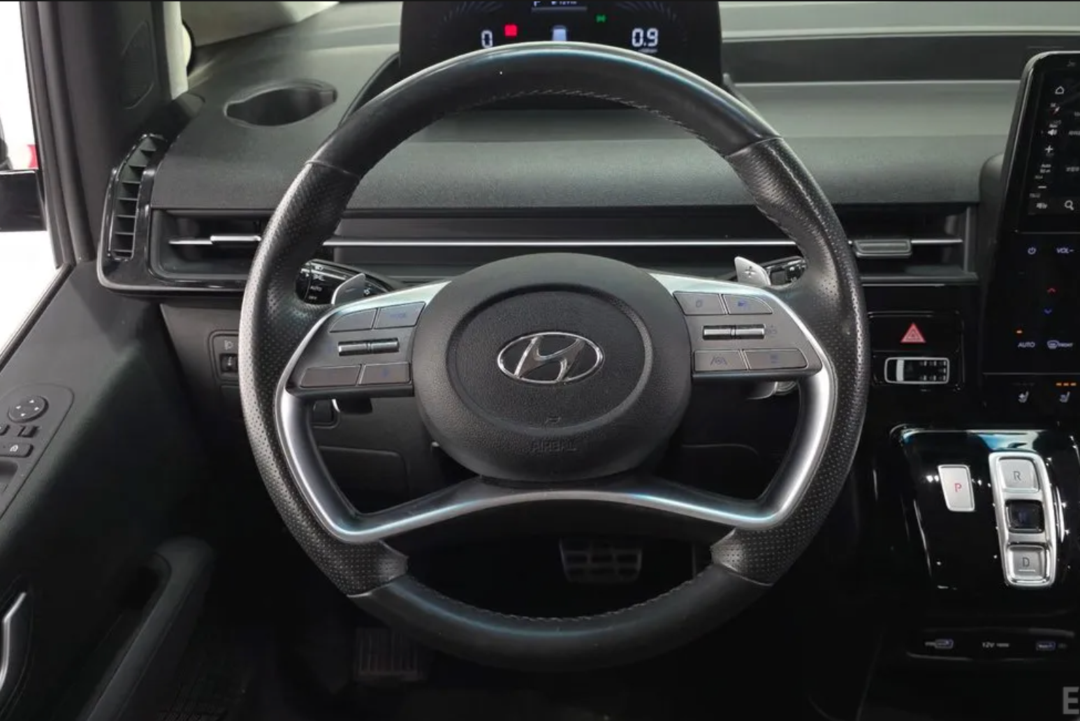 Hyundai Staria Tourer 9-locuri 2021