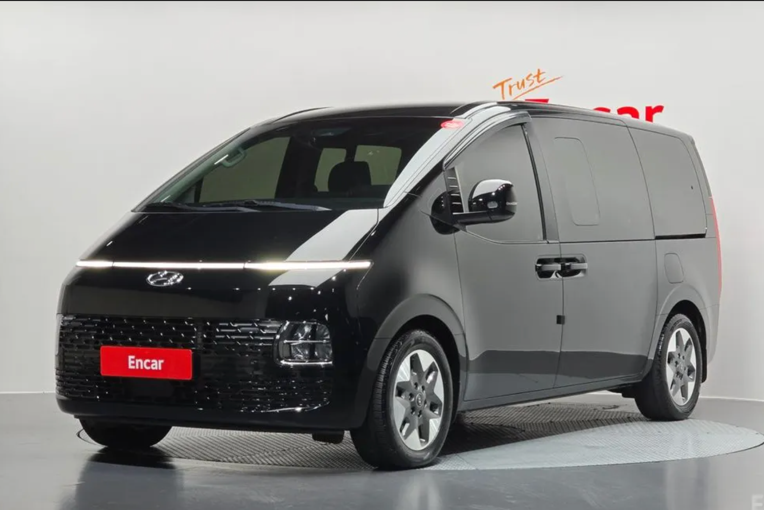 Hyundai Staria Tourer 9-locuri 2021