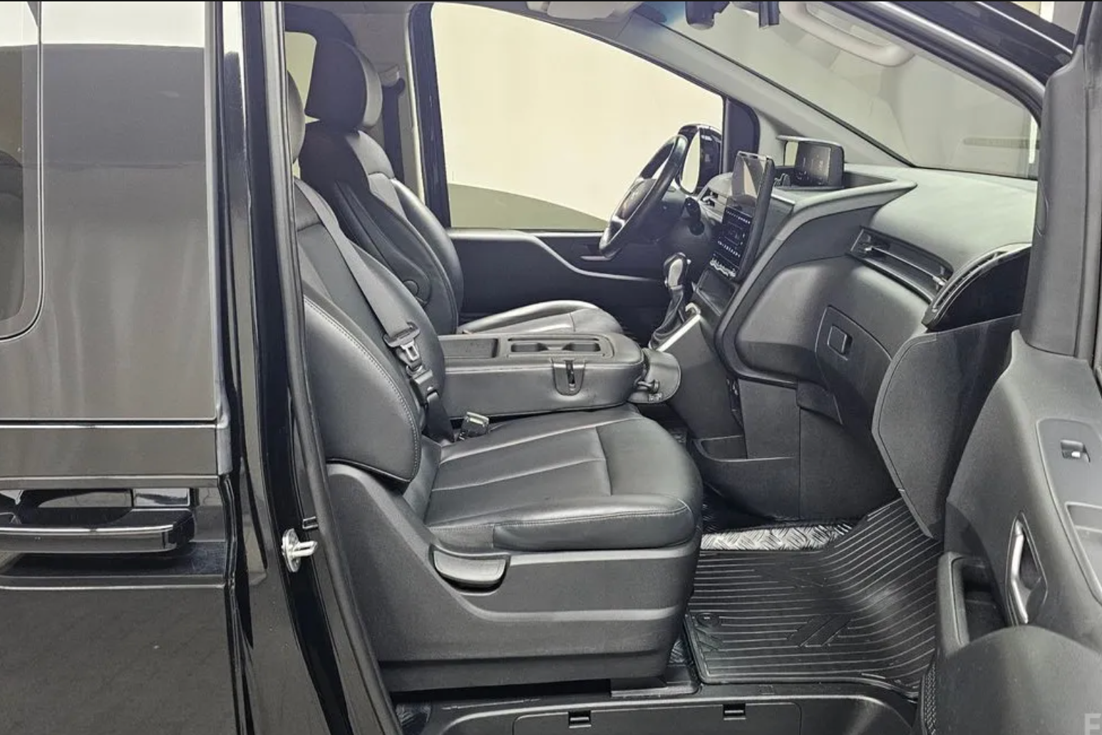 Hyundai Staria Tourer 9-locuri 2021