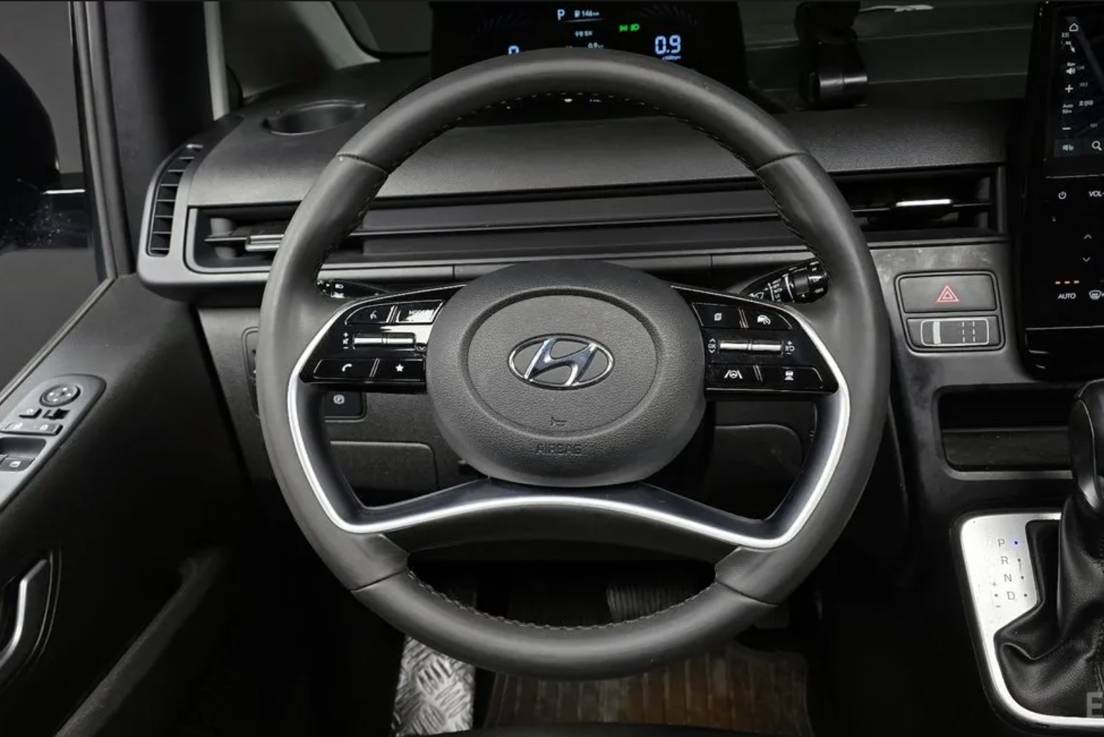 Hyundai Staria Tourer 9-locuri 2021