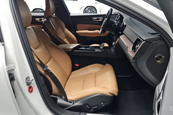 Volvo V60 Cross Country B5 Pro AWD