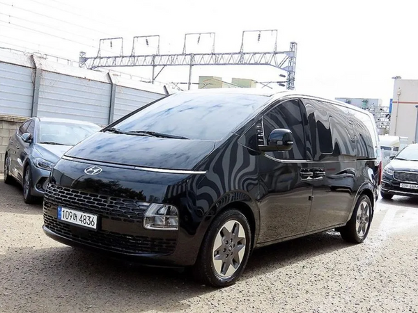 Hyundai Staria