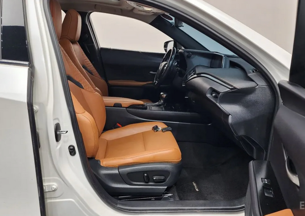 Lexus UX250h