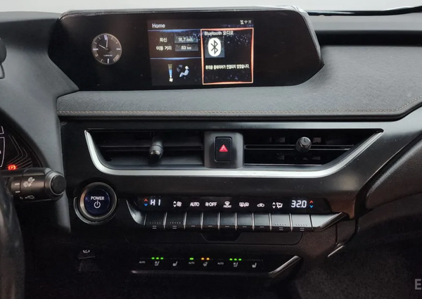 Lexus UX250h