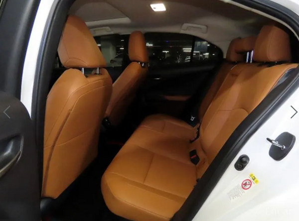 Lexus UX250h