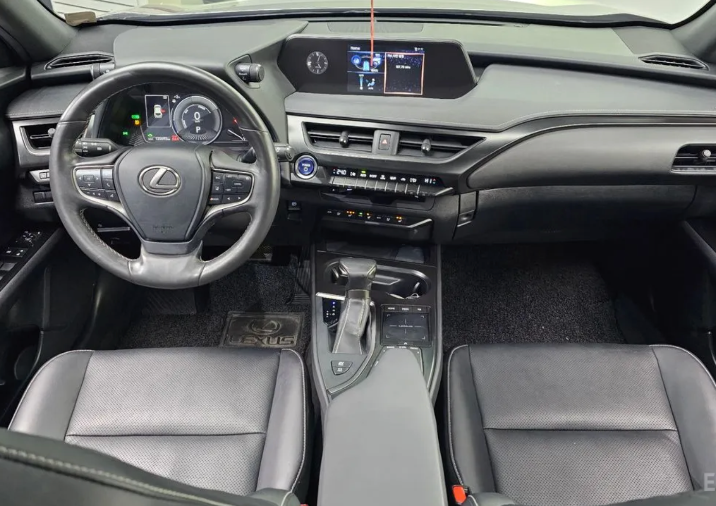 Lexus UX250h