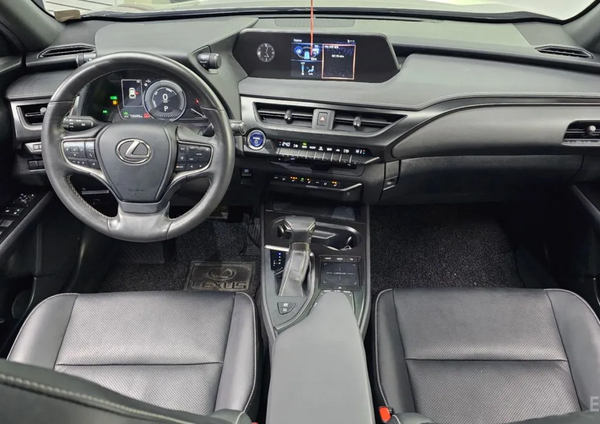 Lexus UX250h