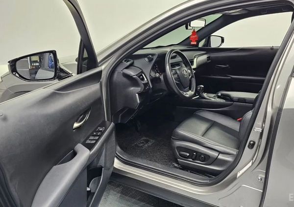 Lexus UX250h