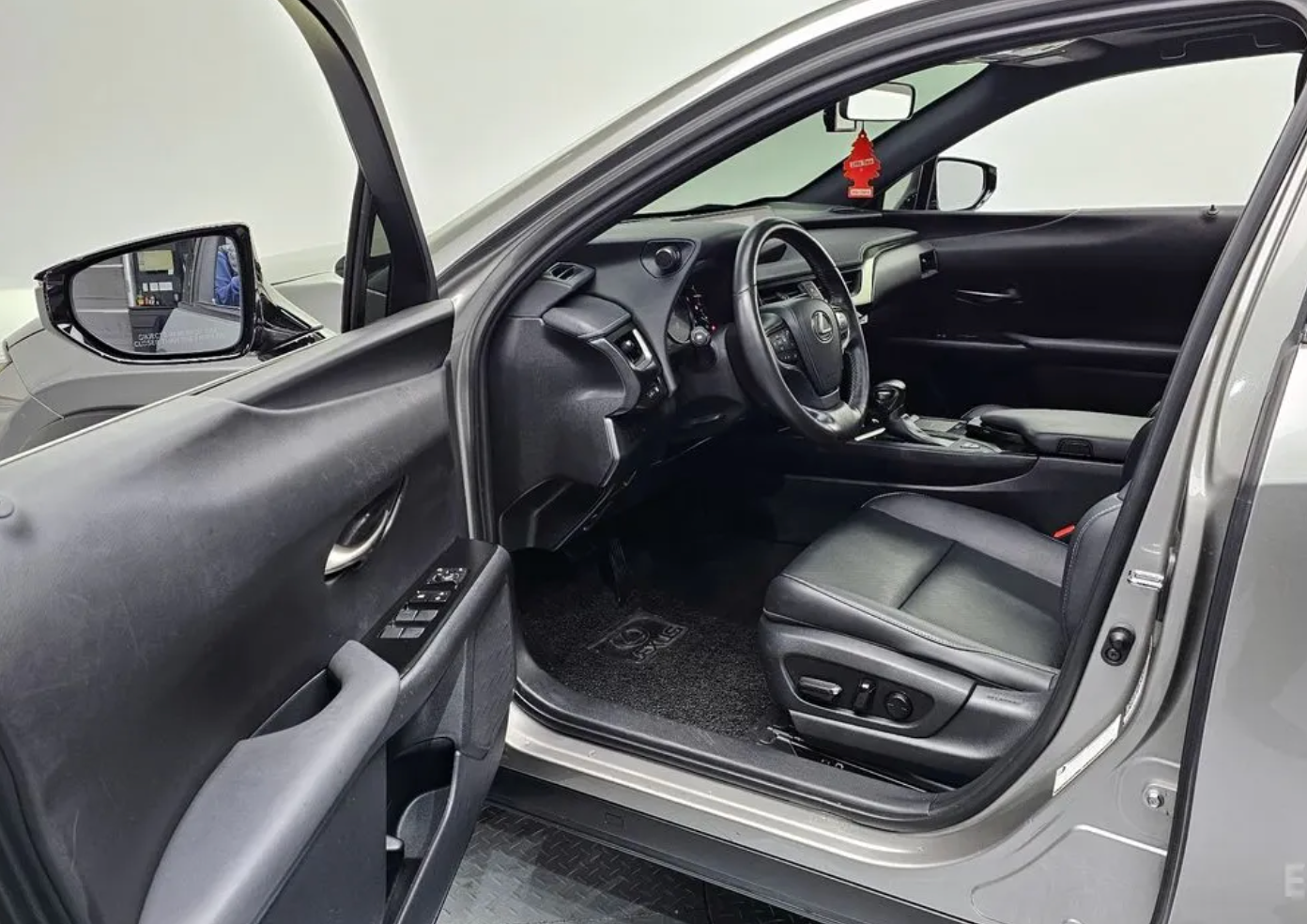 Lexus UX250h