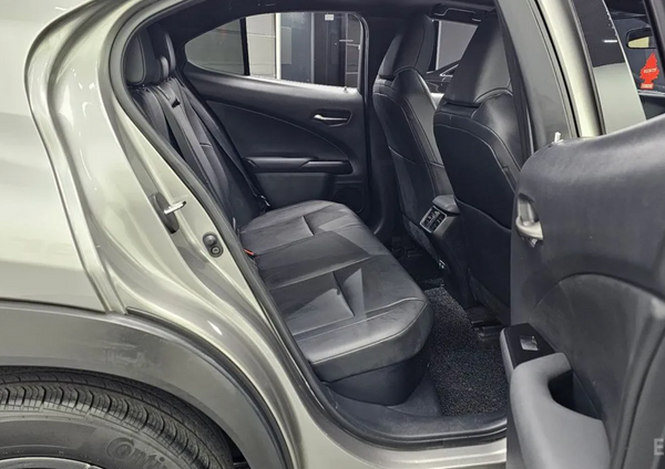 Lexus UX250h