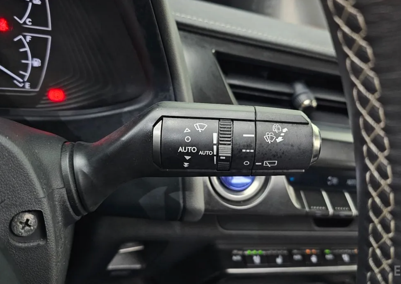 Lexus UX250h