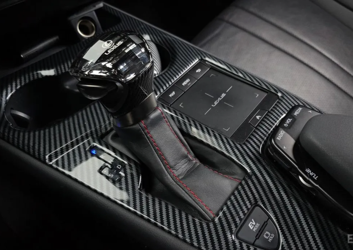 Lexus UX250h