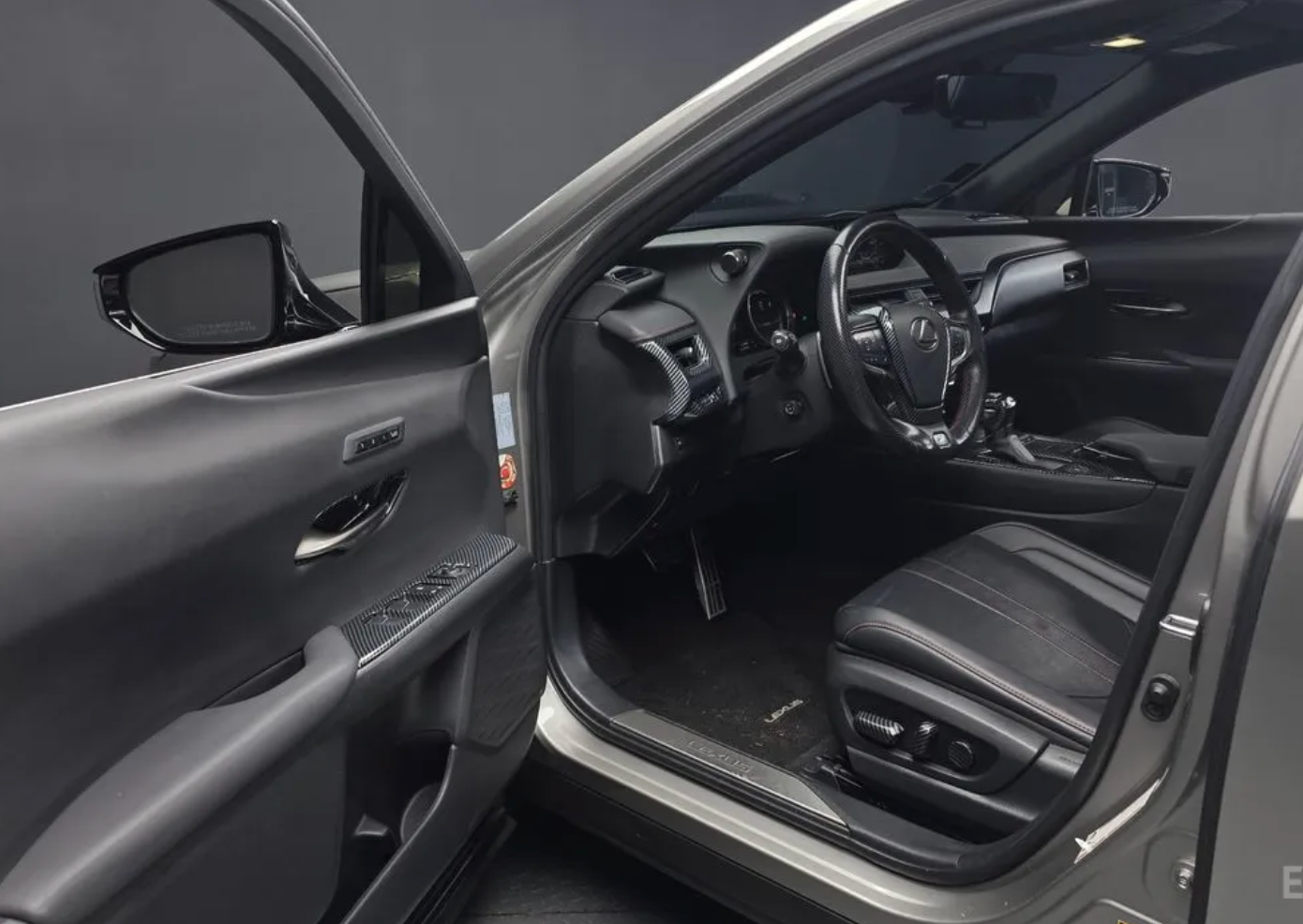 Lexus UX250h