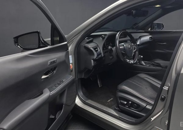 Lexus UX250h