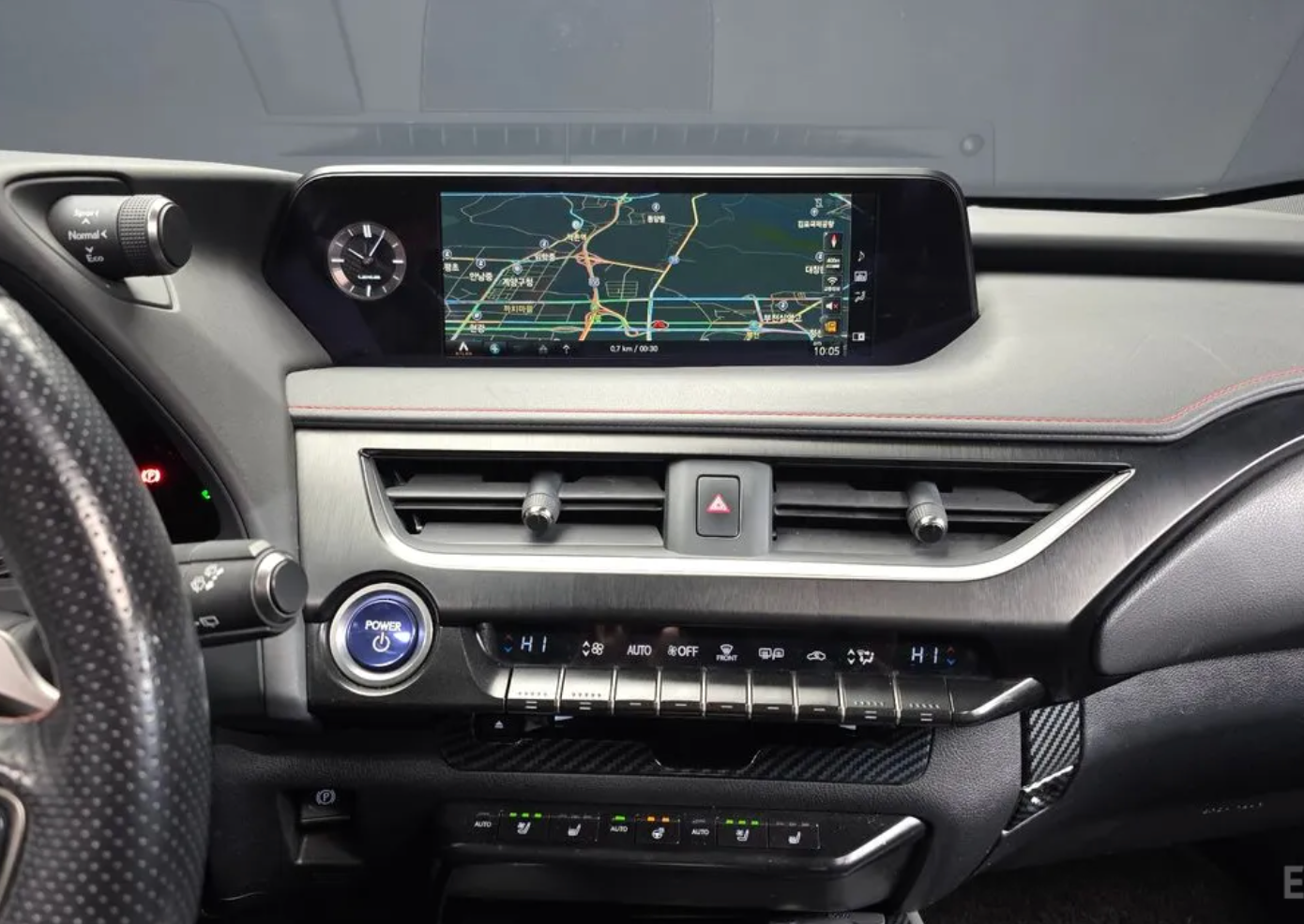 Lexus UX250h