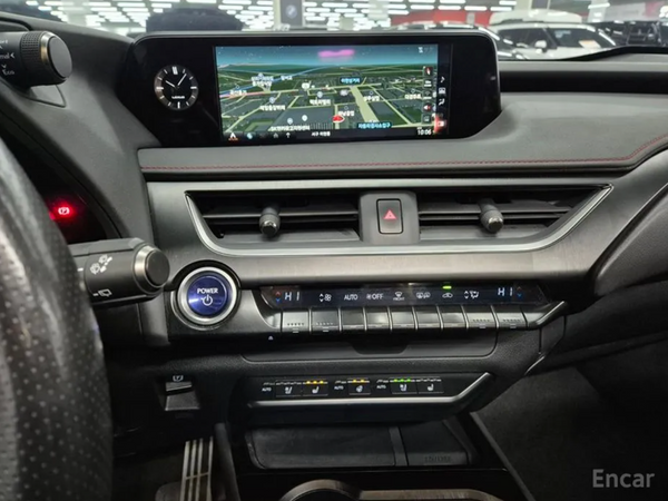 Lexus UX250h