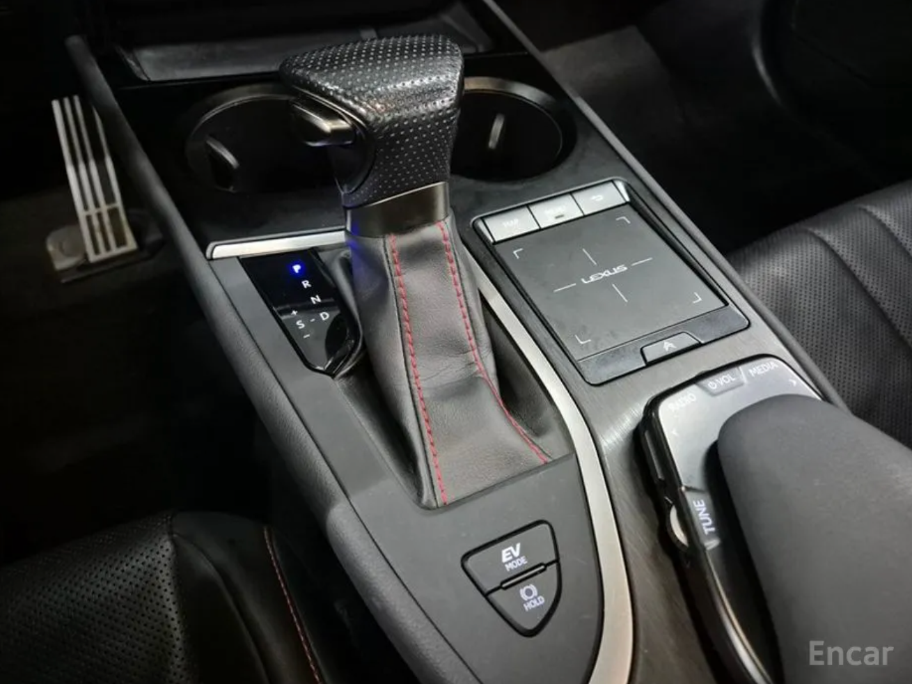 Lexus UX250h